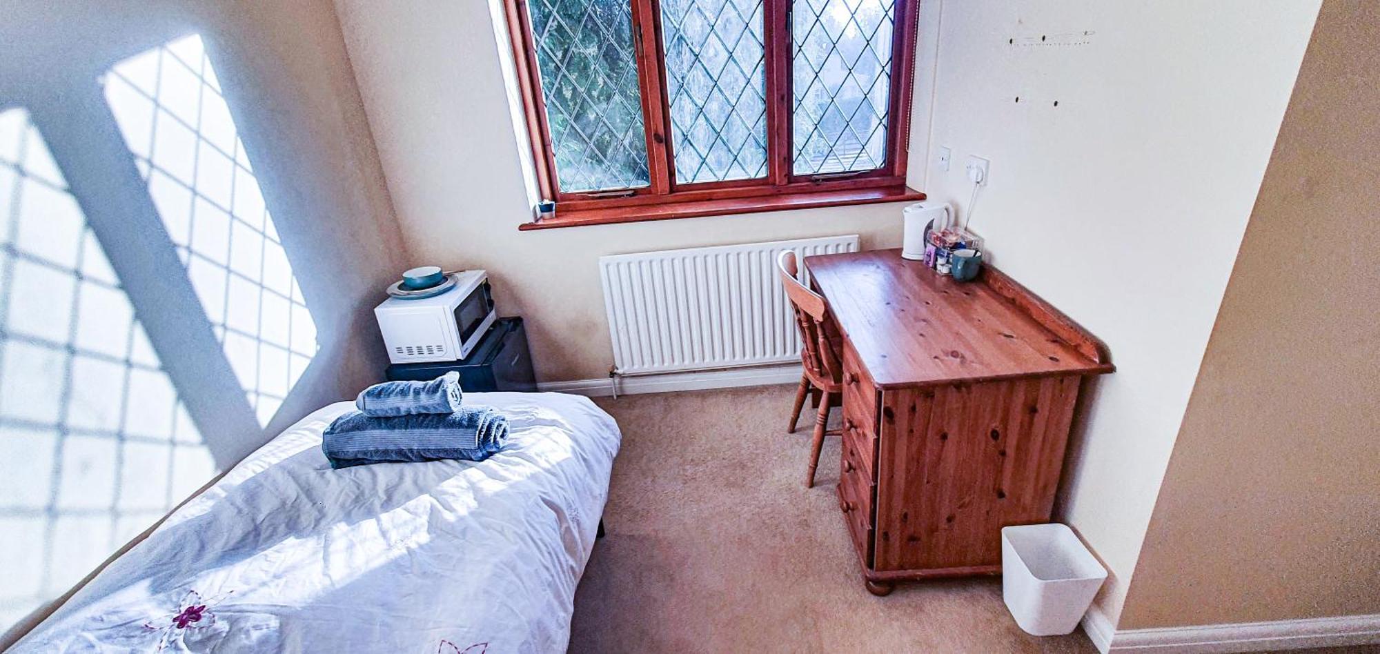 Old Slade Cottage - Train To London 30Mins, Heathrow 15Mins Away,Free Parking - En-Suit Rooms West Drayton  ห้อง รูปภาพ